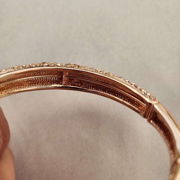 Vintage Joan Boyce Champagne Peach Rhinestone Rose Gold Clamper Bangle Bracelet - Picture 8 of 12
